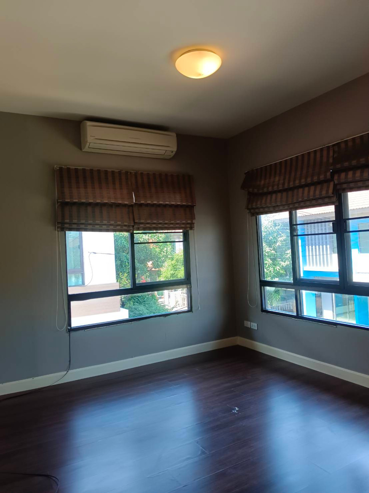 ขายบ้านนวมินทร์ รามอินทรา : ขายถูก  บ้านเดี่ยว 2 ชั้น หมู่บ้านพร้อมพัฒน์ ไพร์ม   หลังมุม หันหน้าทิศเหนือ ใกล้ซาฟารีเวิลด์ 