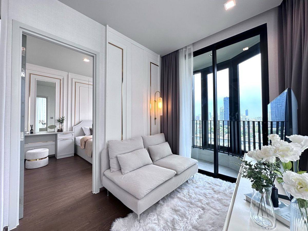 For RentCondoSukhumvit, Asoke, Thonglor : Condo for rent Ideo Q Sukhumvit 36, corner room, brand new. Spectacular panoramic view that stretches as far as the eye can see Create a relaxed and private atmosphere. You can carry your bag and move in right away.