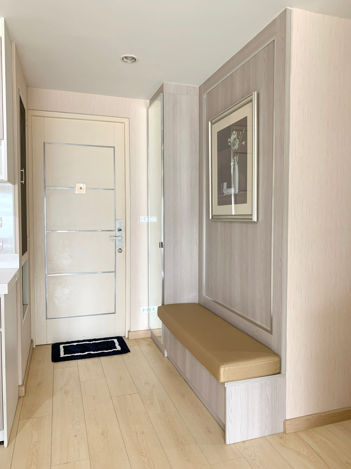 ให้เช่าคอนโดสุขุมวิท อโศก ทองหล่อ : ให้เช่า 2 ห้องนอน ชั้น 6 เดอะ แบงค็อก สุขุมวิท 61 ใกล้ BTS เอกมัย  