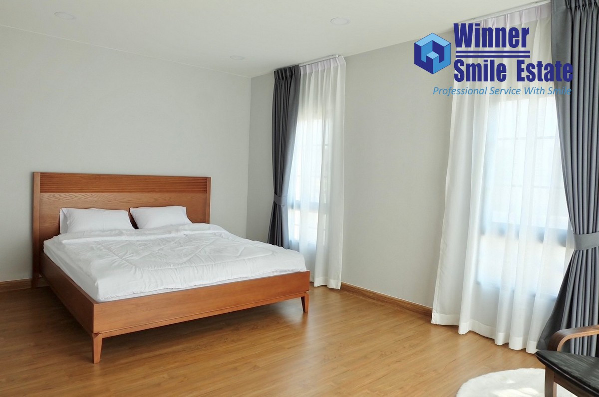 For RentHouseBangna, Bearing, Lasalle : Single house for rent at Centro Bangna Phase 2, located next to Mega Bangna. Beautifully furnished and fully equipped. Convenient transportation.