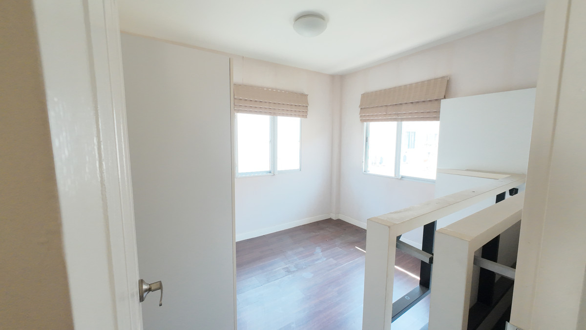 For SaleMin Buri, Romklao : Semi-detached house with detached house feel, Prompat Priva, lots of space, 144 sq m., project main line. Answering the needs of starting families