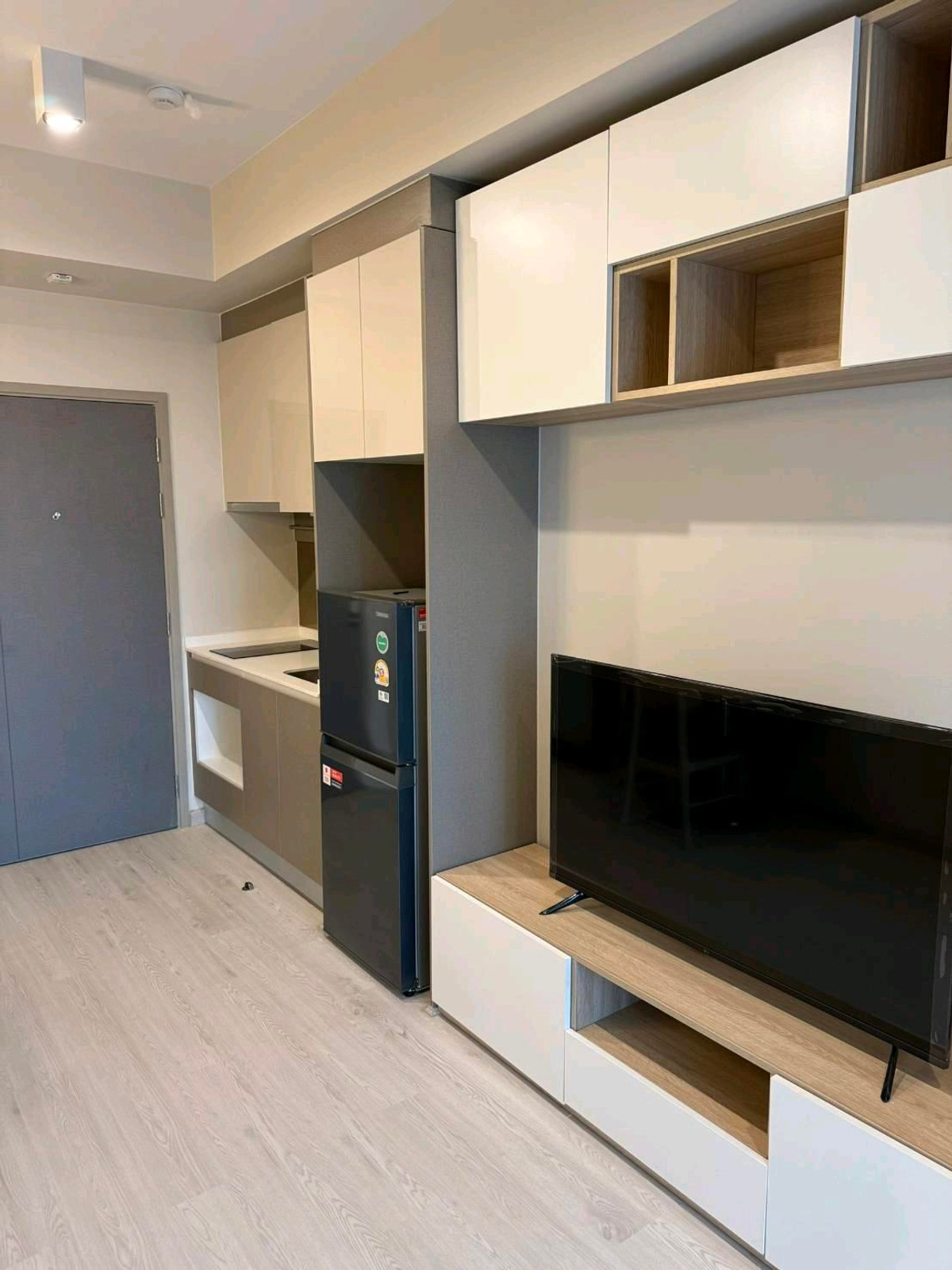 ให้เช่าคอนโดพระราม 9 เพชรบุรีตัดใหม่ RCA : ✨🍃 คอนโดทำเลศักยภาพ ใจกลางพระราม 9 – อโศก เดินทางสะดวก ใกล้ MRT พระราม 9 และ Airport Rail Link มักกะสัน