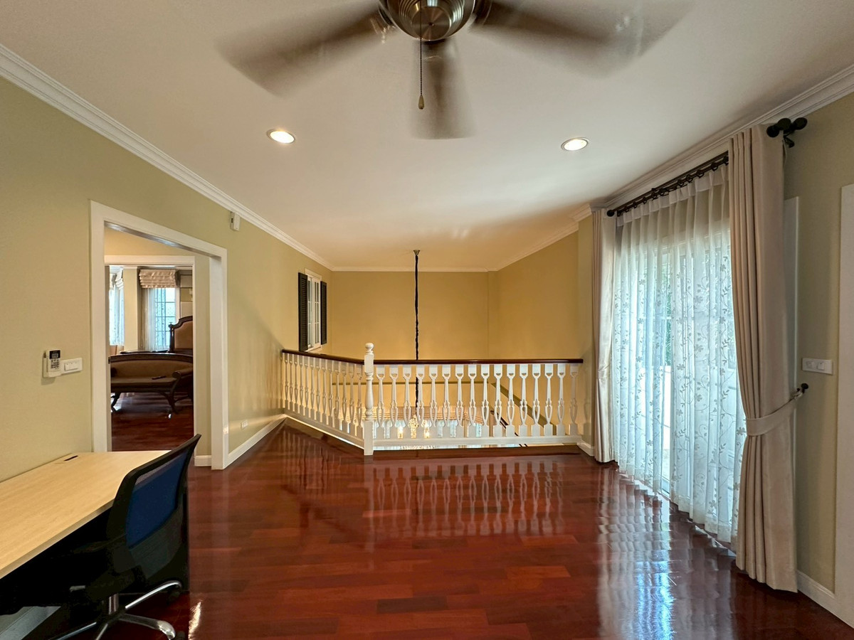 For RentHouseBangna, Bearing, Lasalle : ✨Luxury house for rent 3 floors, next to Srinakarin Road, 5 bedrooms, fully furnished, near the mall, near BTS Sri Udom, convenient travel, ready to move in.