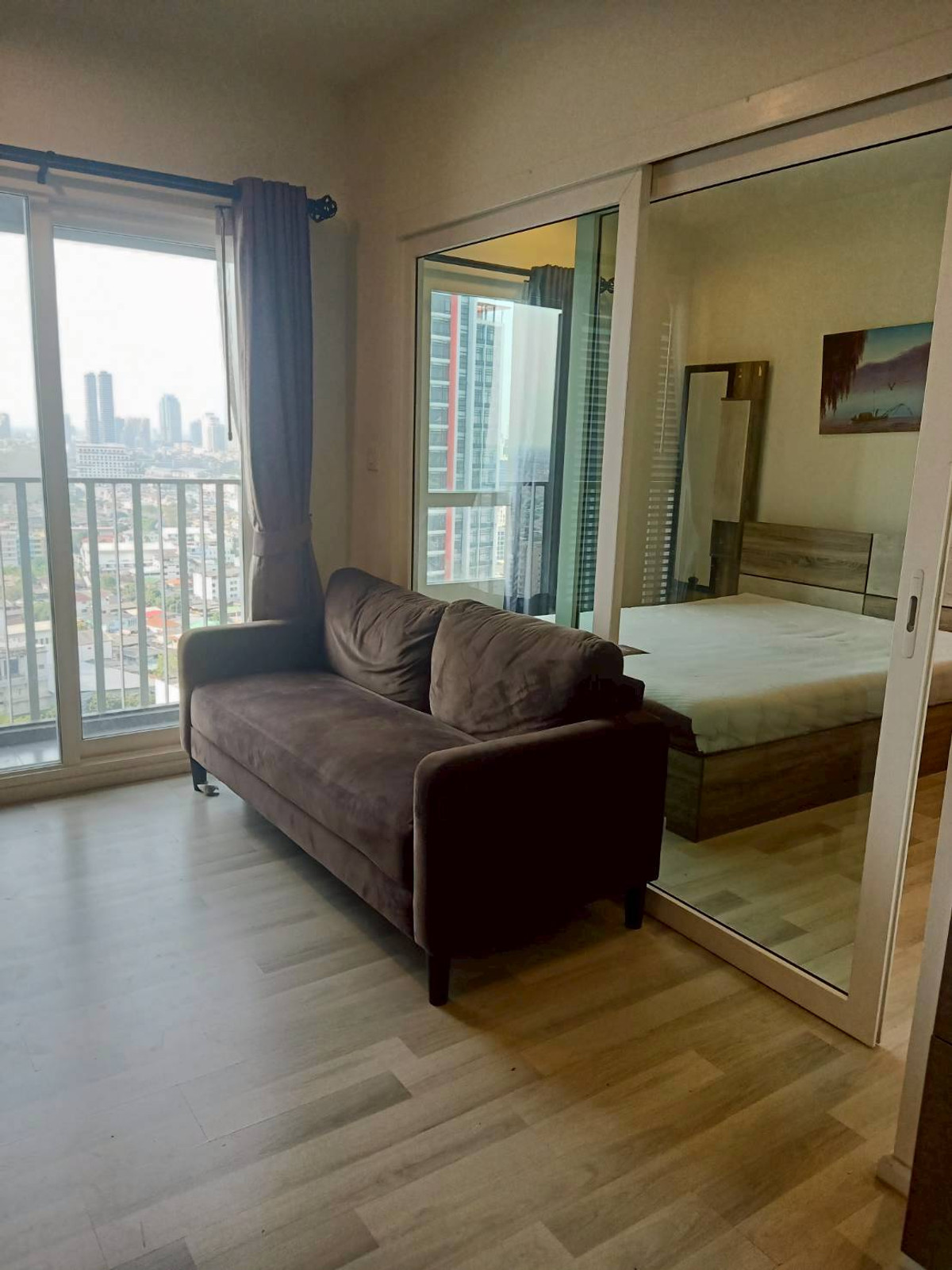 For RentCondoSathorn, Narathiwat : The Key Sathorn-Charoenraj Condo for Rent: Layout: 1 Bedroom // 1 Bathroom // 22nd Floor Size: 33 sq.m.