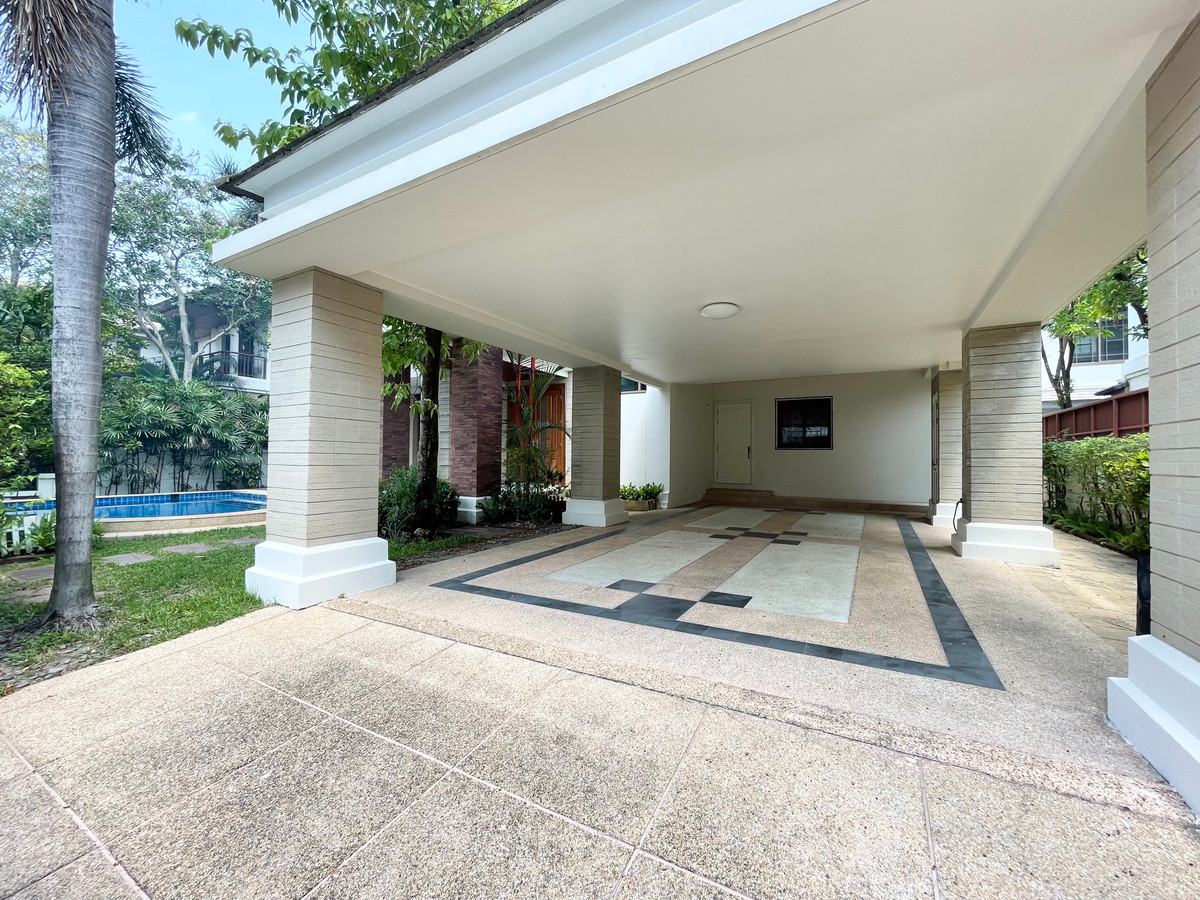 For RentHousePattanakan, Srinakarin : Luxury House For RENT : Narasiri Pattanakan - Srinakarin only 20 minute to Thonglor, 5 bedrooms