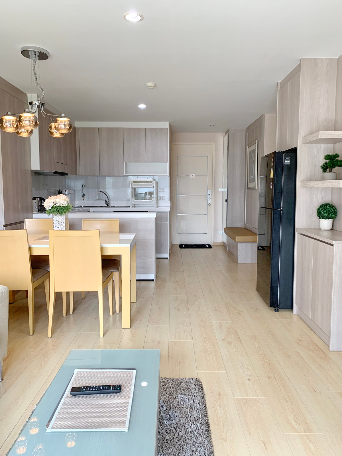 ให้เช่าคอนโดสุขุมวิท อโศก ทองหล่อ : ให้เช่า 2 ห้องนอน ชั้น 6 เดอะ แบงค็อก สุขุมวิท 61 ใกล้ BTS เอกมัย  