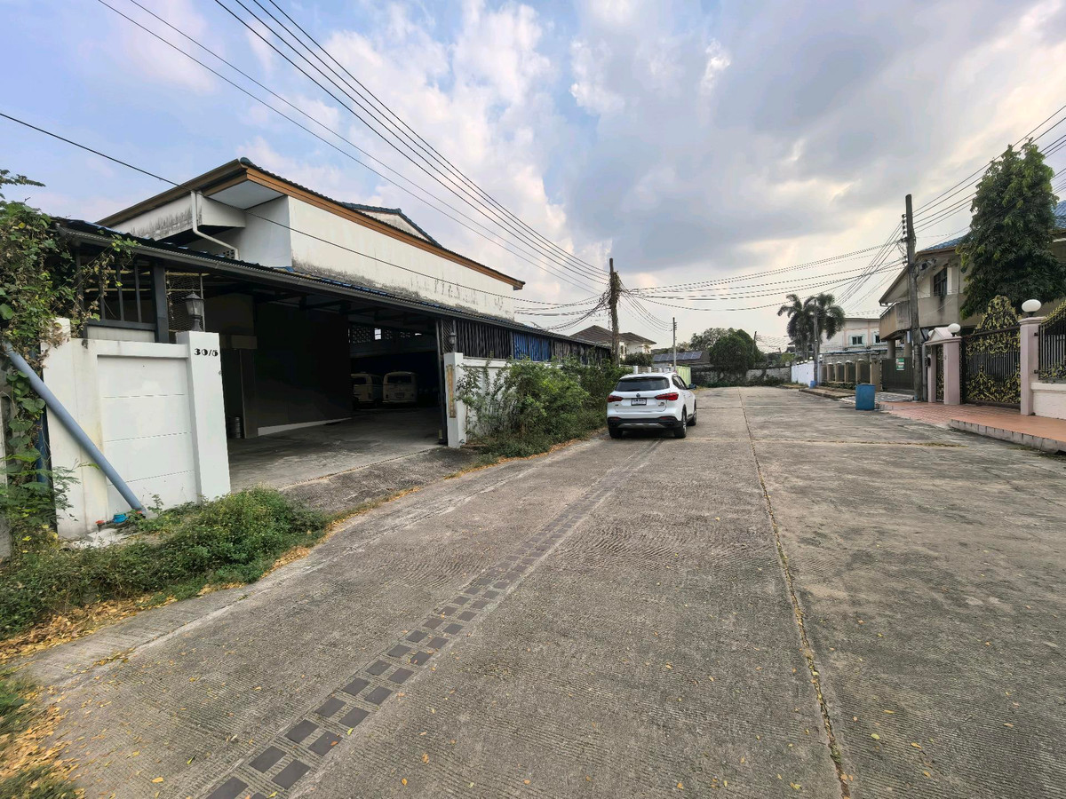 For SaleWarehousePhutthamonthon, Salaya : Large warehouse for sale with office, Phutthamonthon Sai 2