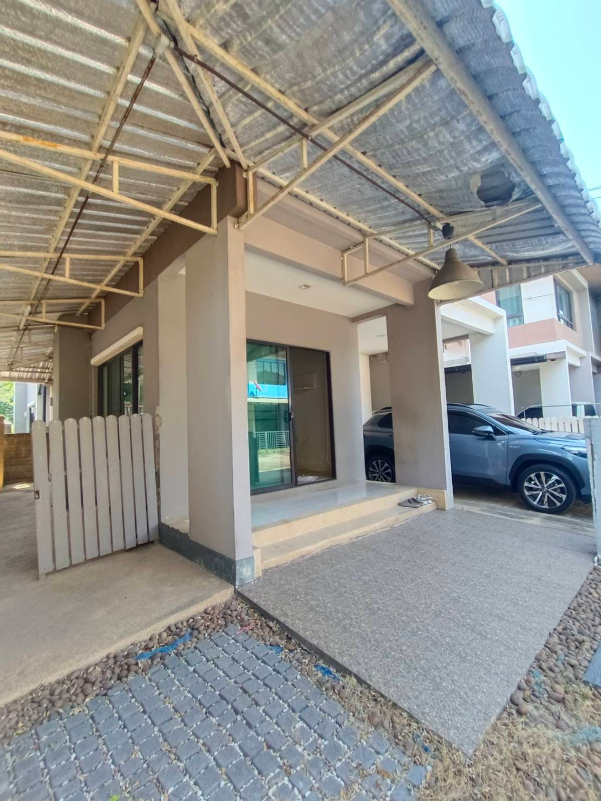 ขายบ้านนวมินทร์ รามอินทรา : ขายถูก  บ้านเดี่ยว 2 ชั้น หมู่บ้านพร้อมพัฒน์ ไพร์ม   หลังมุม หันหน้าทิศเหนือ ใกล้ซาฟารีเวิลด์ 