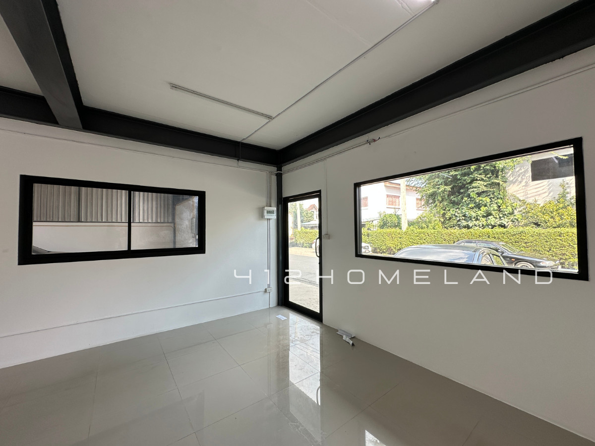 For RentWarehouseSamut Prakan,Samrong : Warehouse for rent, 1,000 sq m., Soi Wat Nam Daeng, new condition, water and electricity ready, large vehicles can easily enter, Bang Phli, Samut Prakan.