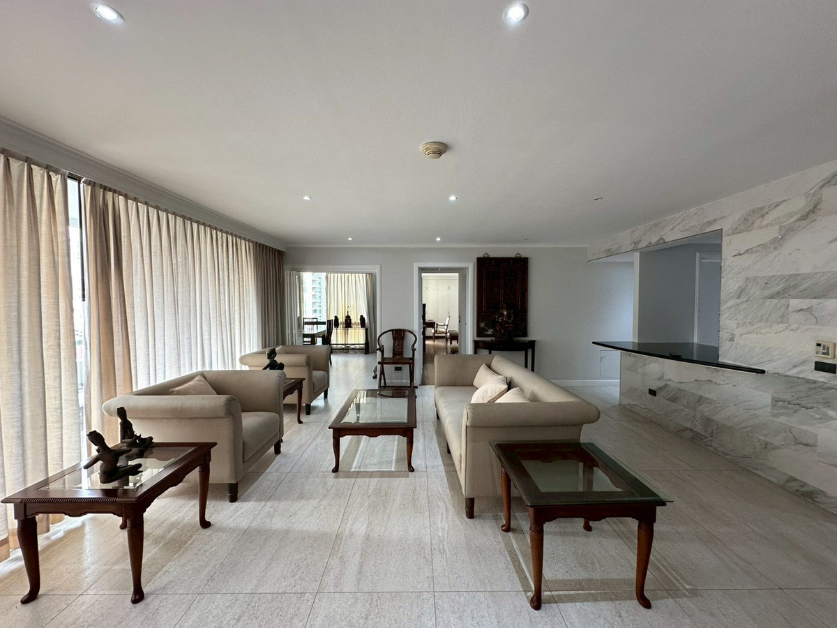 For RentCondoWitthayu, Chidlom, Langsuan, Ploenchit : Special price! Somkid Gardens, luxury condo in Soi Somkid, near BTS.