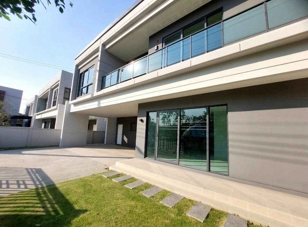 ให้เช่าบ้านบางนา แบริ่ง ลาซาล : Centro บางนา ใกล้ Mega Bangna แค่ 700 เมตร