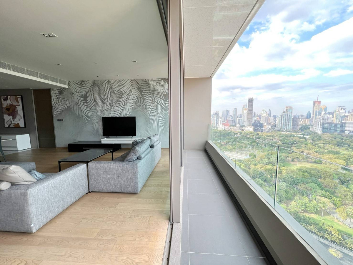 For RentCondoSilom, Saladaeng, Bangrak : Saladaeng One / Rare Item 3 Bed park view ready to move in. / 3 bed 224 sq.m.Tel. 0937890899