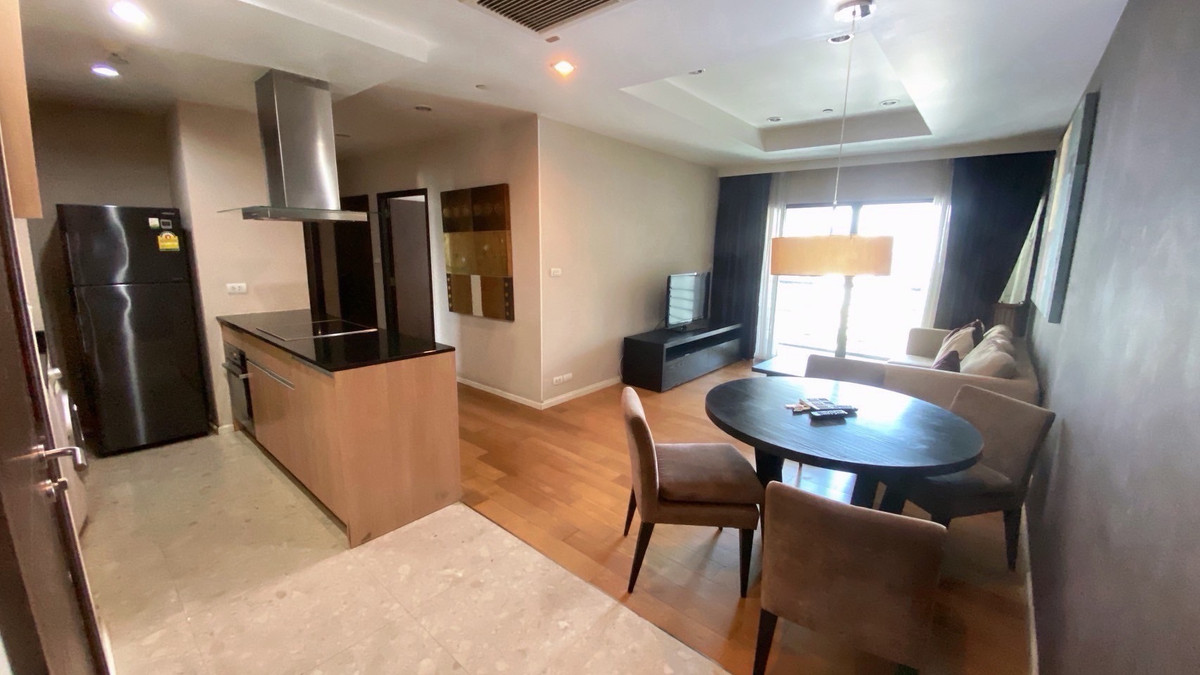 For SaleCondoSathorn, Narathiwat : Sathorn Gardens Condo for Sale with Tenant Until July 2026 Near BTS Sala Daeng and MRT Silom Prime CBD Investment