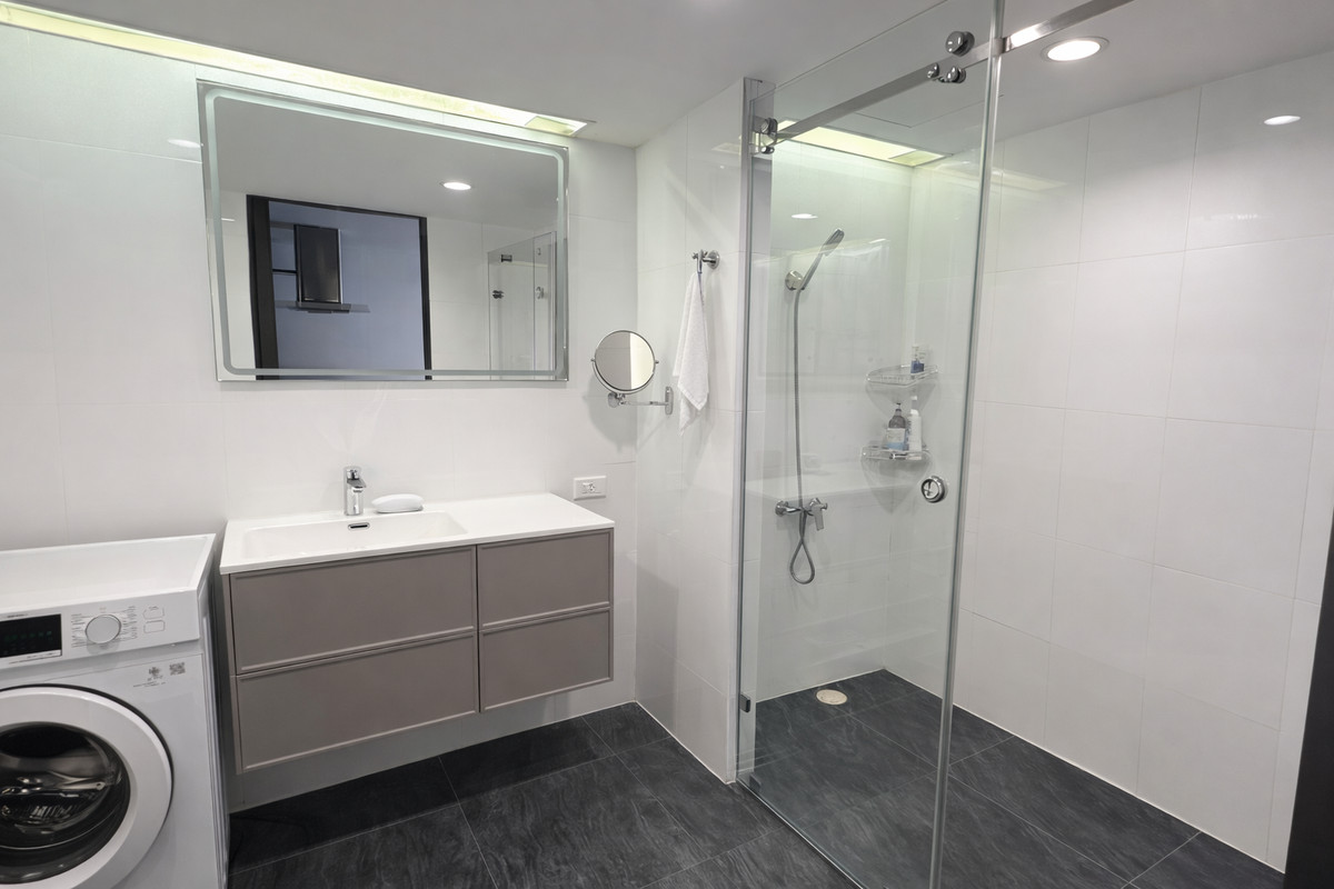 ขายคอนโดสีลม ศาลาแดง บางรัก : State Tower / 1 Bedroom (FOR SALE), สเตท ทาวเวอร์ / 1 ห้องนอน (ขาย) PT054  