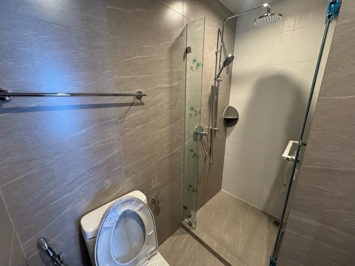 For SaleCondoWongwianyai, Charoennakor : Hot Deal🔥 2 bedrooms, Rare Unit, river view, special price 9.29 million baht, high floor, contact 0869017364