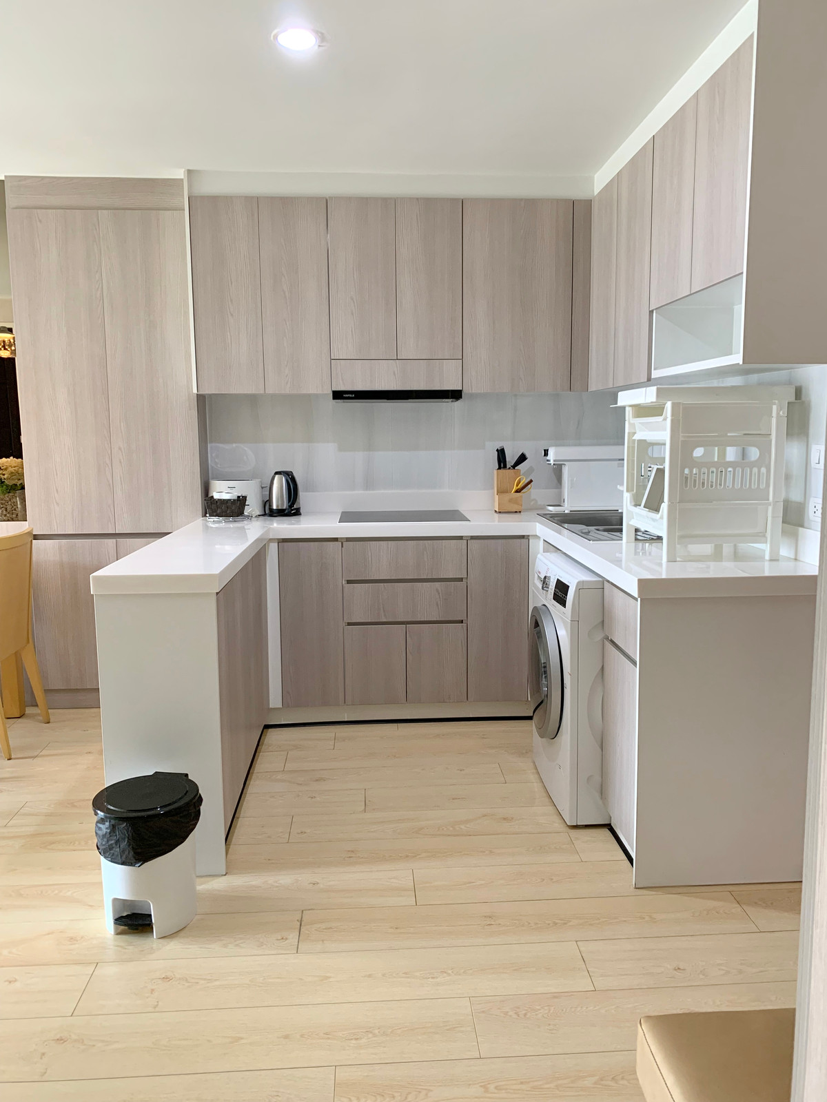 ให้เช่าคอนโดสุขุมวิท อโศก ทองหล่อ : ให้เช่า 2 ห้องนอน ชั้น 6 เดอะ แบงค็อก สุขุมวิท 61 ใกล้ BTS เอกมัย  