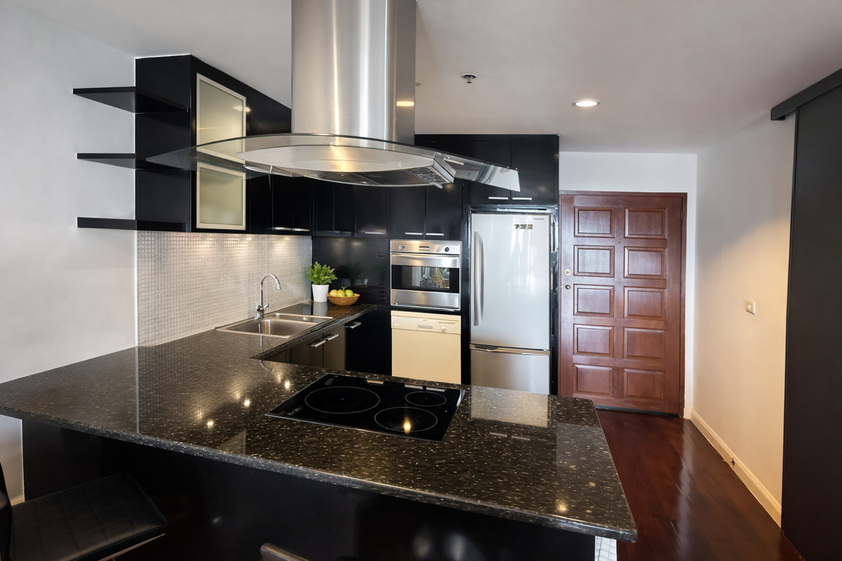 ขายคอนโดสีลม ศาลาแดง บางรัก : State Tower / 1 Bedroom (FOR SALE), สเตท ทาวเวอร์ / 1 ห้องนอน (ขาย) PT054  