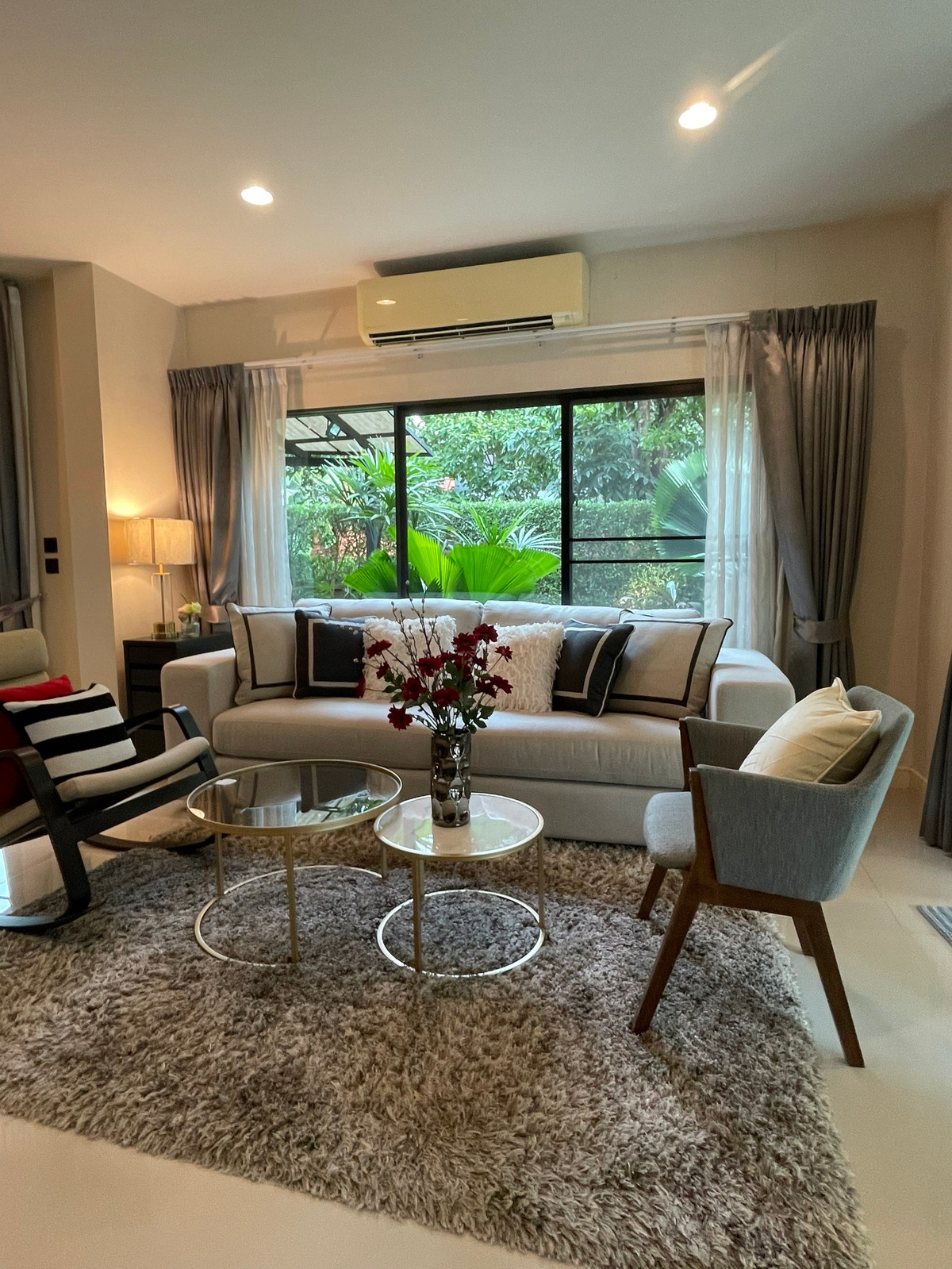 ให้เช่าบ้านพัฒนาการ ศรีนครินทร์ : ให้เช่าบ้านเดี่ยว 2 ชั้น เศรษฐสิริ กรุงเทพกรีฑา 15/1  ทำเลซอยกรุงเทพกรีฑา 15/1 ใกล้ Brighton College Bangkok ขนาดที่ดิน 75 ตร.ว.  พื้นที่ใช้สอย 284 ตร.ม.  4 ห้องนอน 4 ห้องน้ำ