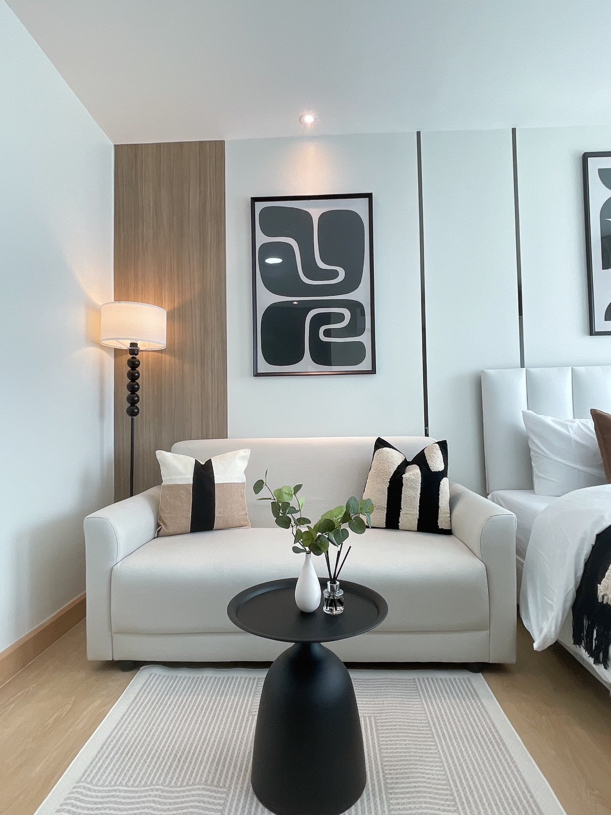 ขายคอนโดเลียบทางด่วนรามอินทรา : WE Condo Ekkamai - Ramindra / Studio (FOR SALE), วี คอนโด เอกมัย - รามอินทรา / สตูดิโอ (ขาย) AMP004