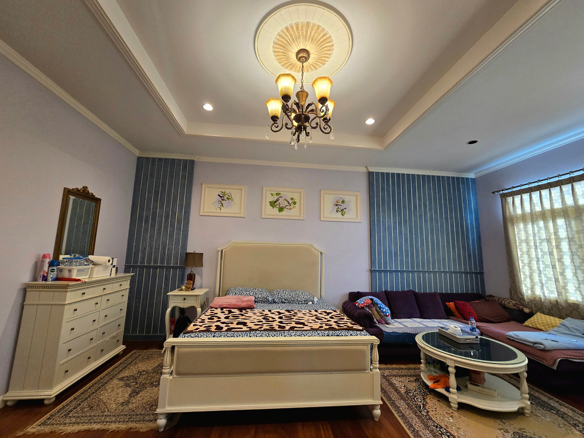 For SaleHousePattaya, Bangsaen, Chonburi : Luxury Beachfront Pool Villa for Sale – Ang Sila, Chonburi