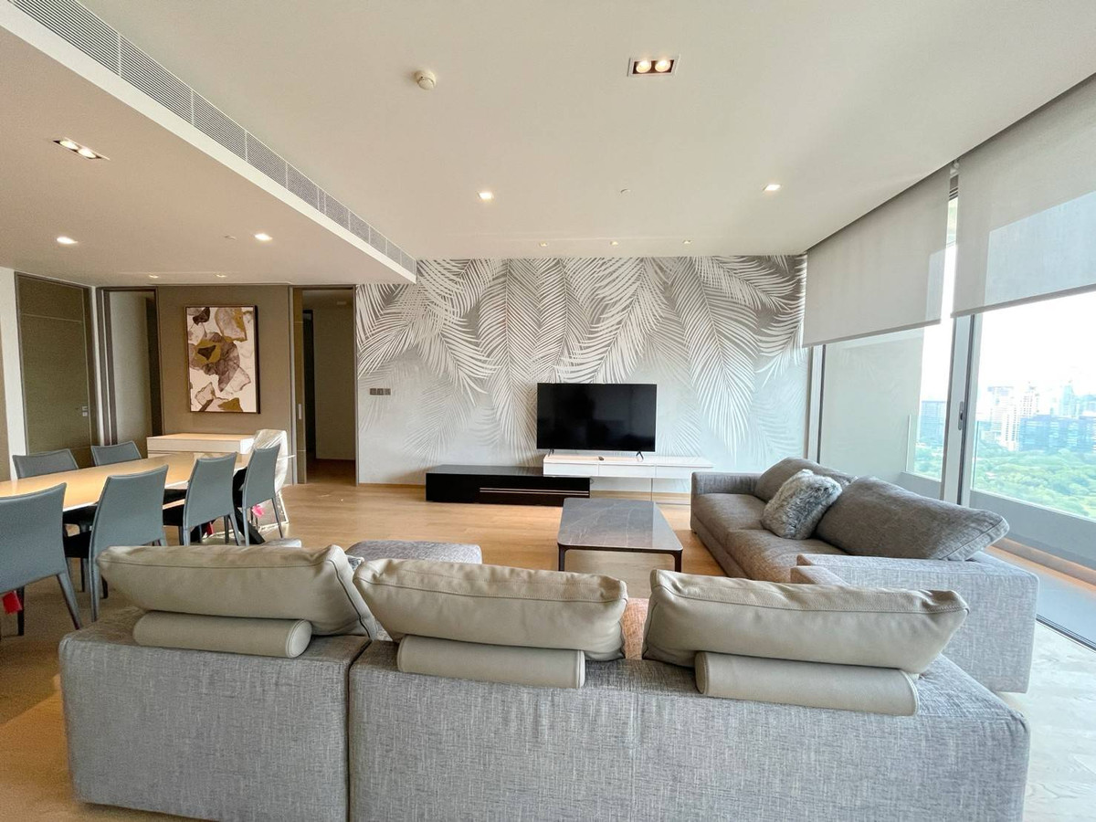 For RentCondoSilom, Saladaeng, Bangrak : Saladaeng One / Rare Item 3 Bed park view ready to move in. / 3 bed 224 sq.m.Tel. 0937890899