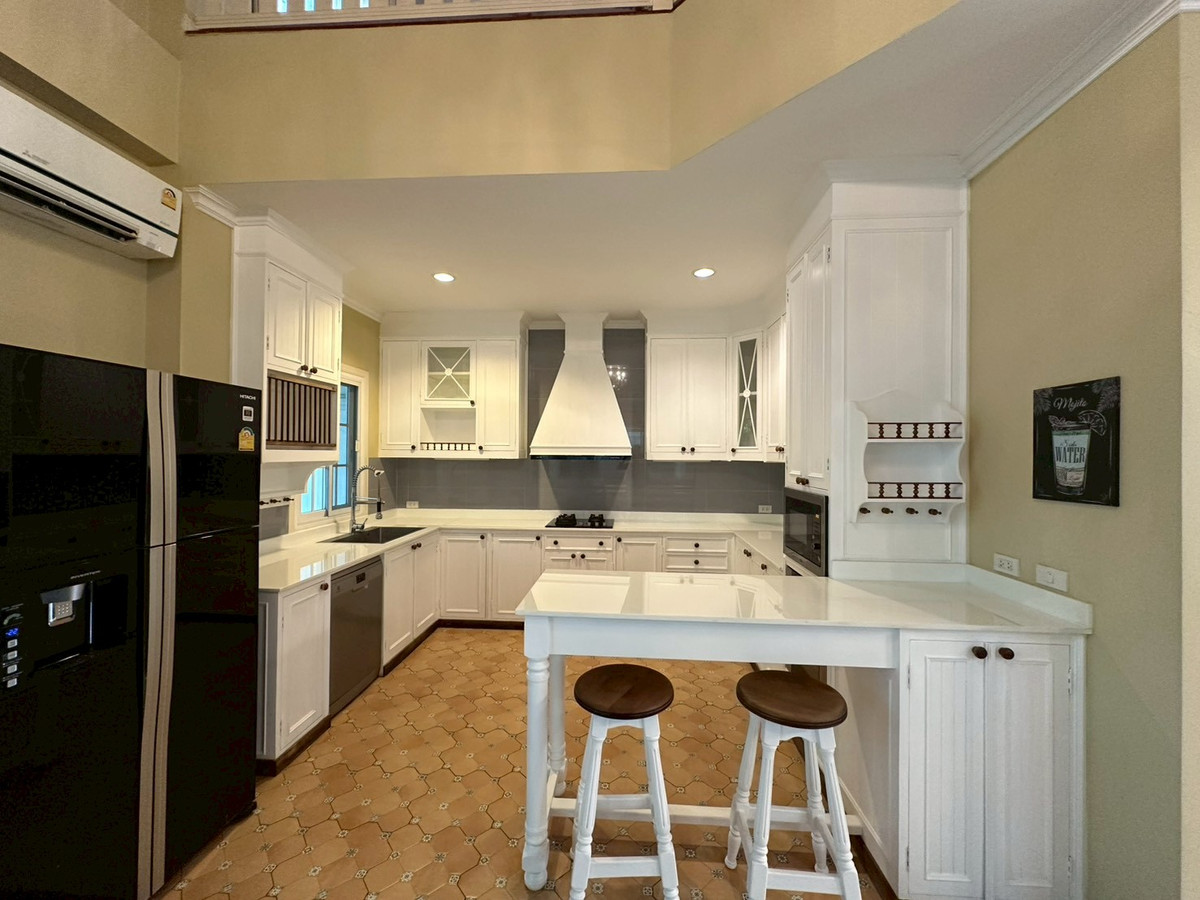 For RentHouseBangna, Bearing, Lasalle : ✨Luxury house for rent 3 floors, next to Srinakarin Road, 5 bedrooms, fully furnished, near the mall, near BTS Sri Udom, convenient travel, ready to move in.