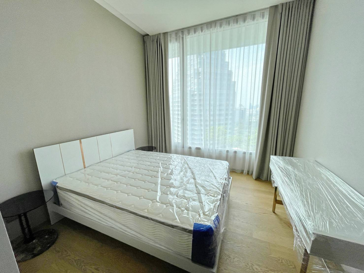 For RentCondoSilom, Saladaeng, Bangrak : Saladaeng One / Rare Item 3 Bed park view ready to move in. / 3 bed 224 sq.m.Tel. 0937890899