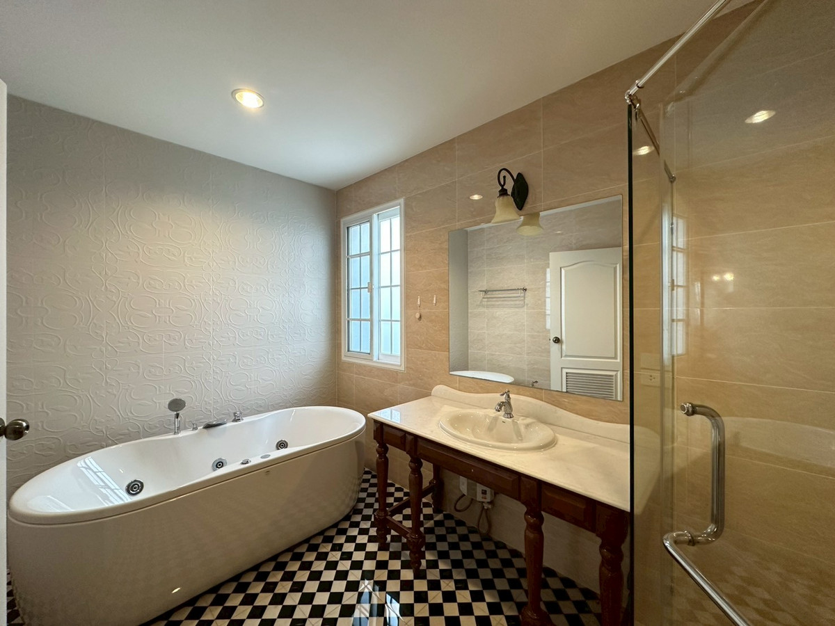 For RentHouseBangna, Bearing, Lasalle : ✨Luxury house for rent 3 floors, next to Srinakarin Road, 5 bedrooms, fully furnished, near the mall, near BTS Sri Udom, convenient travel, ready to move in.