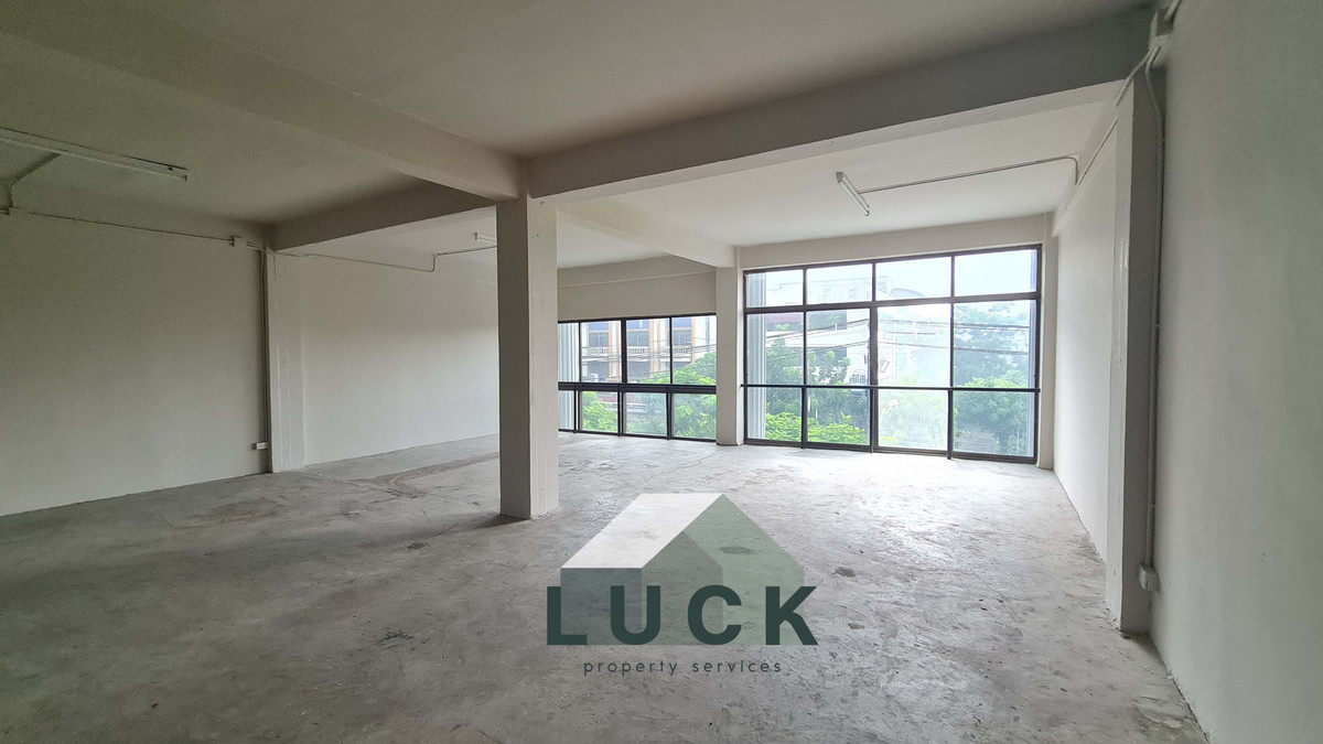 ขายอาคารพาณิชย์พัฒนาการ ศรีนครินทร์ : LUCK ขาย🏠อาคารพาณิชย์ 2 คูหา ติดถนนพัฒนาการ 