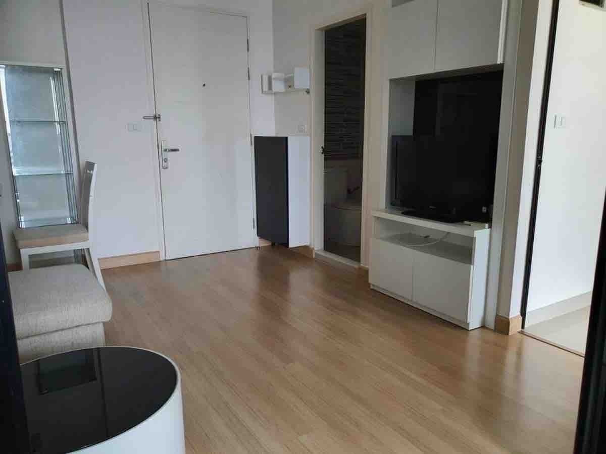 For SaleCondoLadprao, Central Ladprao : For sale with tenant, size 40 sq m, 1 bedroom, price 3.39 MB, contact 0808144488.