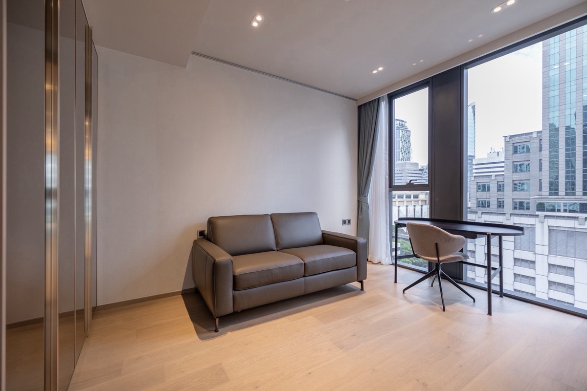 ให้เช่าคอนโดวิทยุ ชิดลม หลังสวน : คอนโดหรูให้เช่า 2 ห้องนอน 117 ตร.ม ใกล้ Central Chidlom และ BTS ชิดลม เลี้ยงสัตว์ได้
