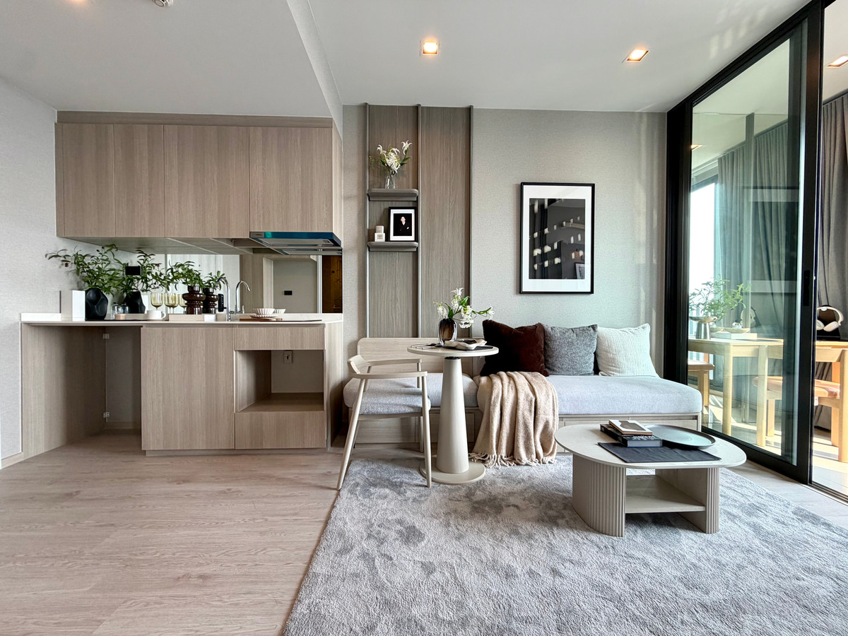 For SaleCondoWongwianyai, Charoennakor : Champion room, Dragon corner position, very good energy, river view, call 0946503223