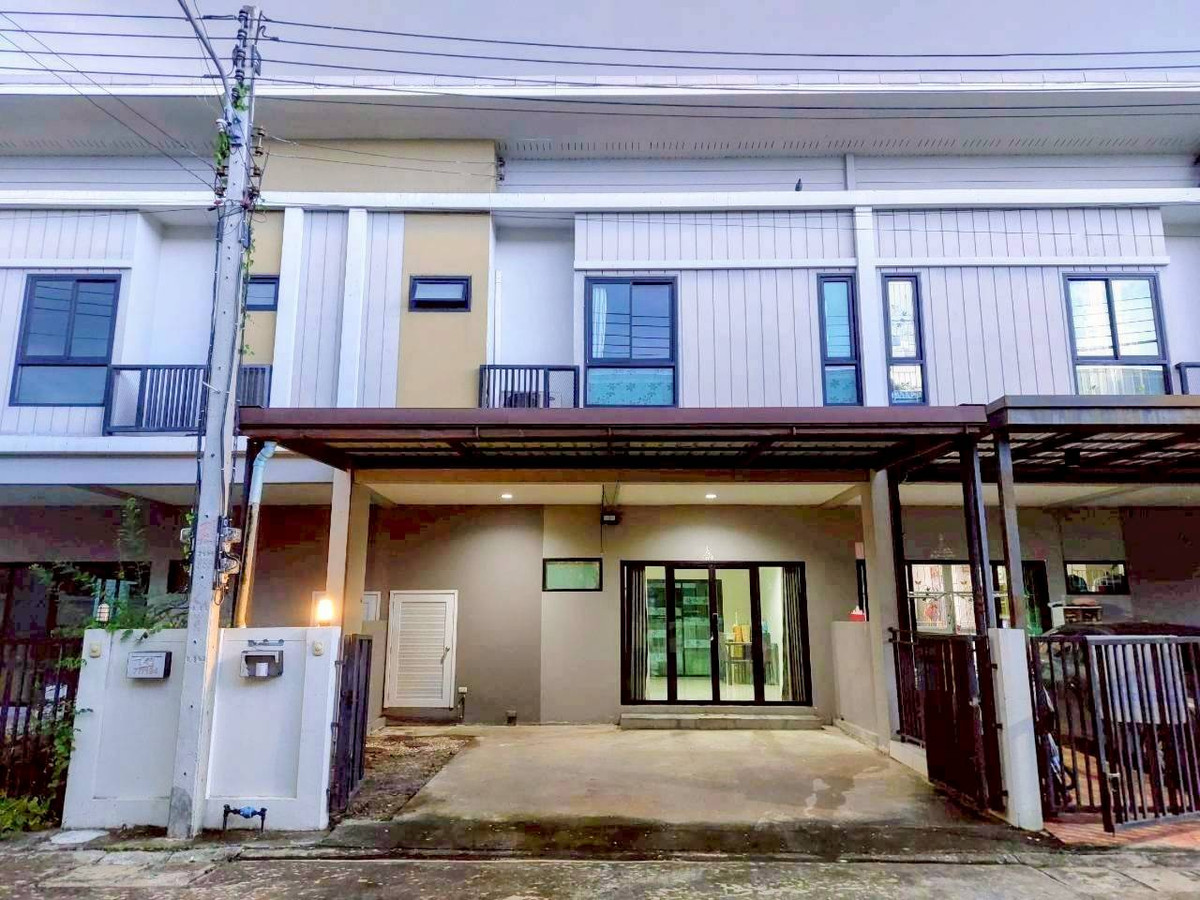 ขายทาวน์โฮมปทุมธานี รังสิต ธรรมศาสตร์ : ขายทาวน์โฮม 22 ตร.ว. โมเดิร์น เดอะโมดิช ราชพฤกษ์-กาญจนาภิเษก ถูกมาก (ต่ำกว่าทุน) ต่อเติม แอร์-เฟอร์ฯ ครบพร้อมอยู่