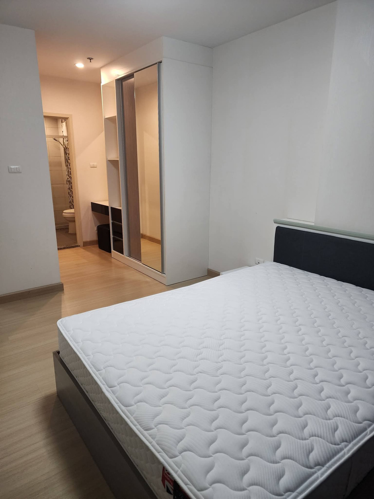 ให้เช่าคอนโดท่าพระ ตลาดพลู วุฒากาศ : ให้เช่าคอนโด ศุภาลัย ลอฟท์ BTS ตลาดพลู เฟอร์+เครื่องใช้ไฟฟ้าครบ พร้อมอยู่