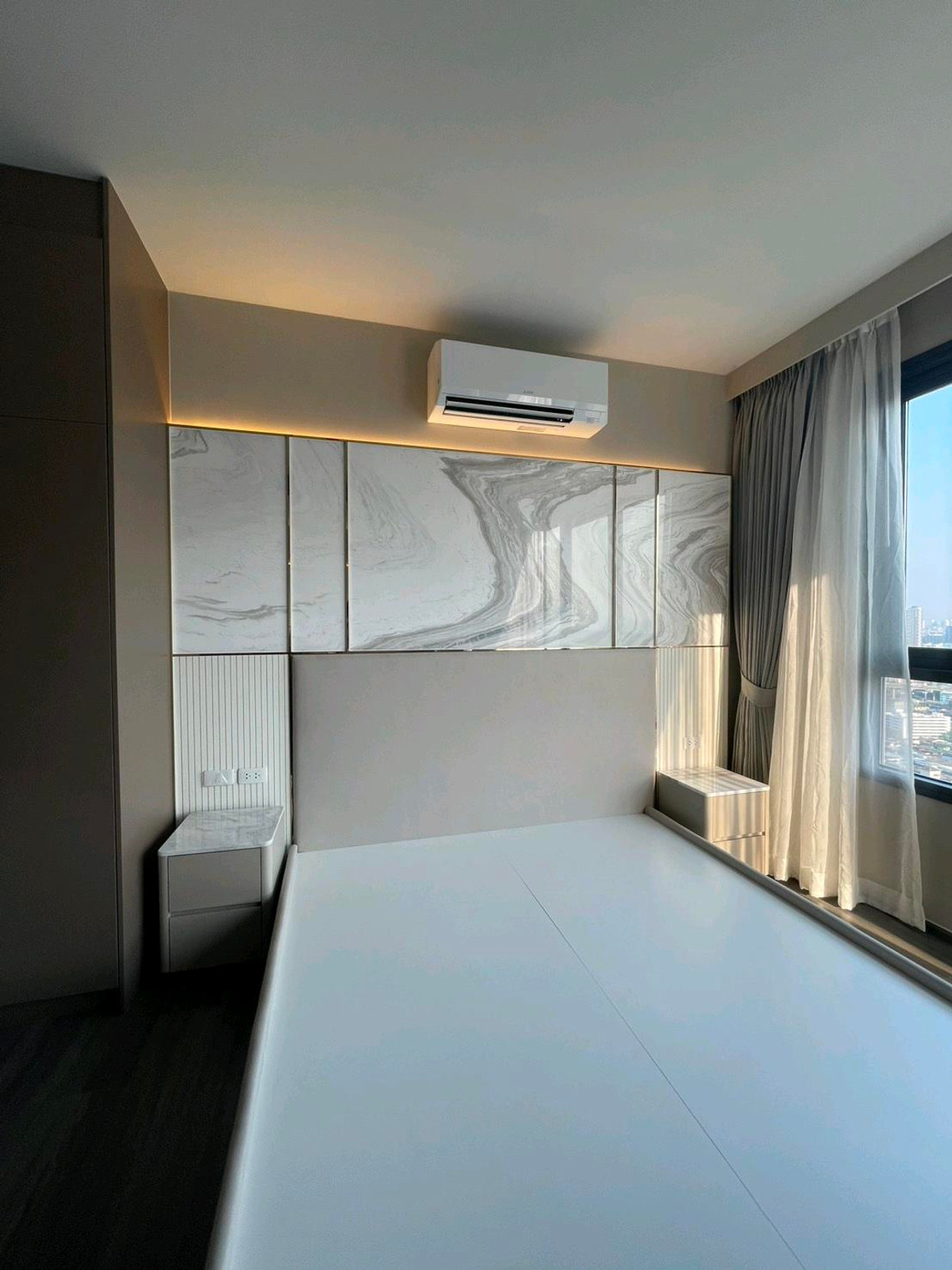 For RentCondoKhlongtoei, Kluaynamthai : Ready to Move-In on March 2026
(Newly Decorated 3 Bedroom 110sqm)