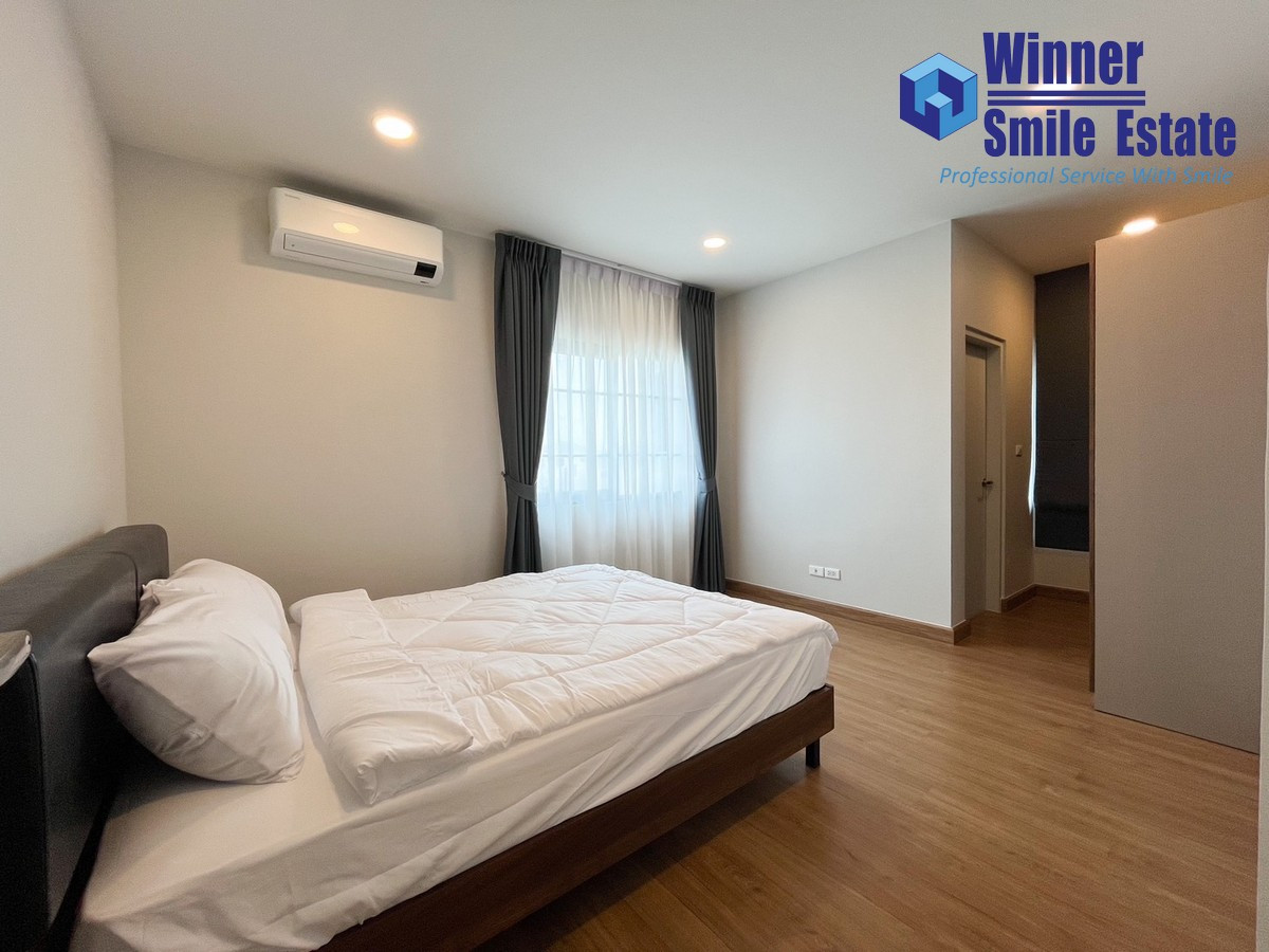 For RentHouseBangna, Bearing, Lasalle : Single house for rent at Centro Bangna Phase 2, located next to Mega Bangna. Beautifully furnished and fully equipped. Convenient transportation.