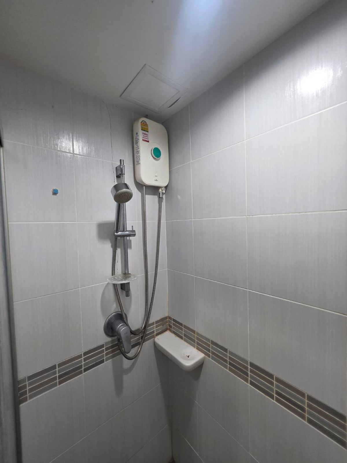 For RentCondoPattanakan, Srinakarin : Next to the BTS Yellow Line, Hua Mak Station.