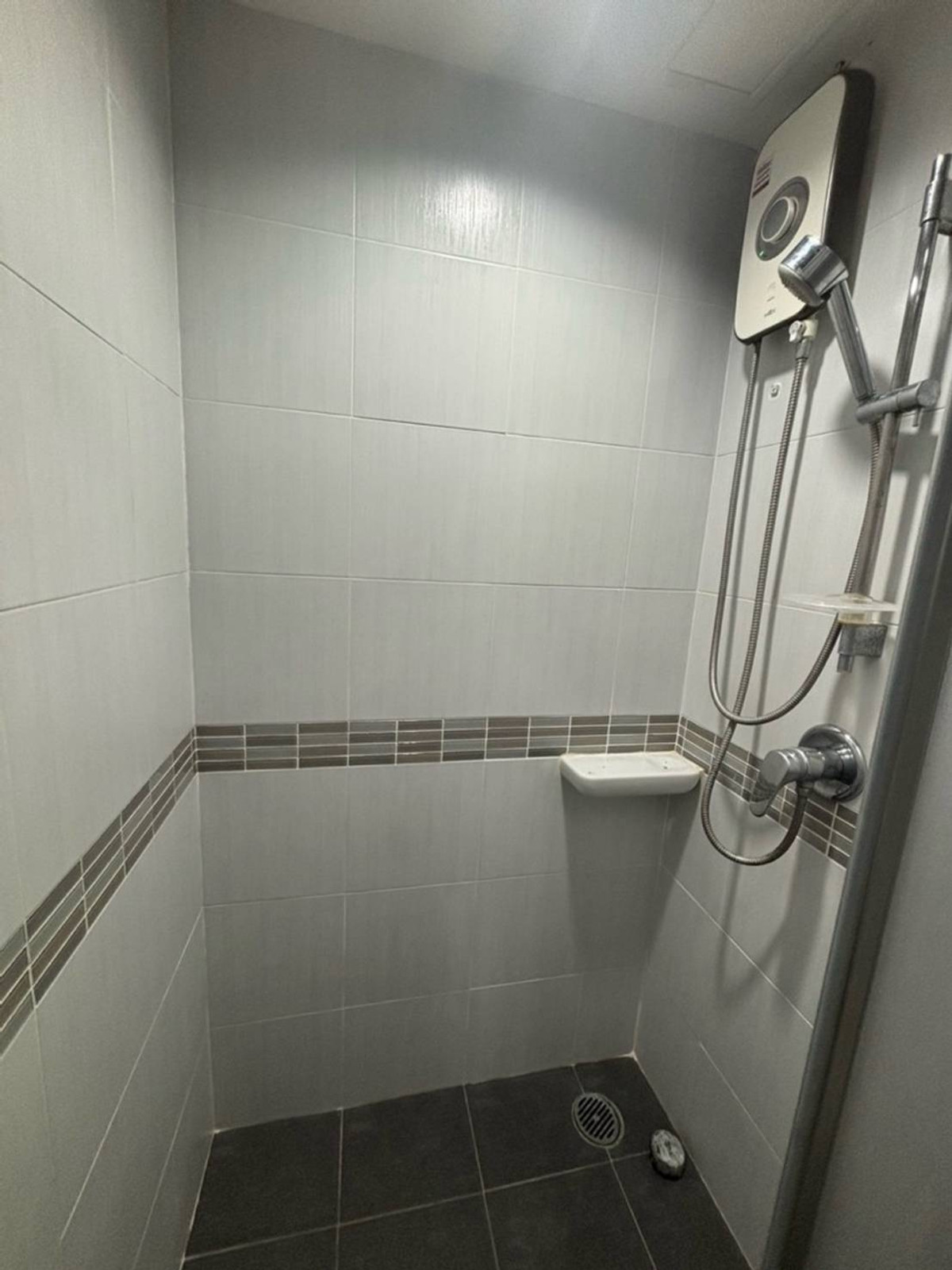 For RentCondoPattanakan, Srinakarin : Next to the BTS Yellow Line, Hua Mak Station.