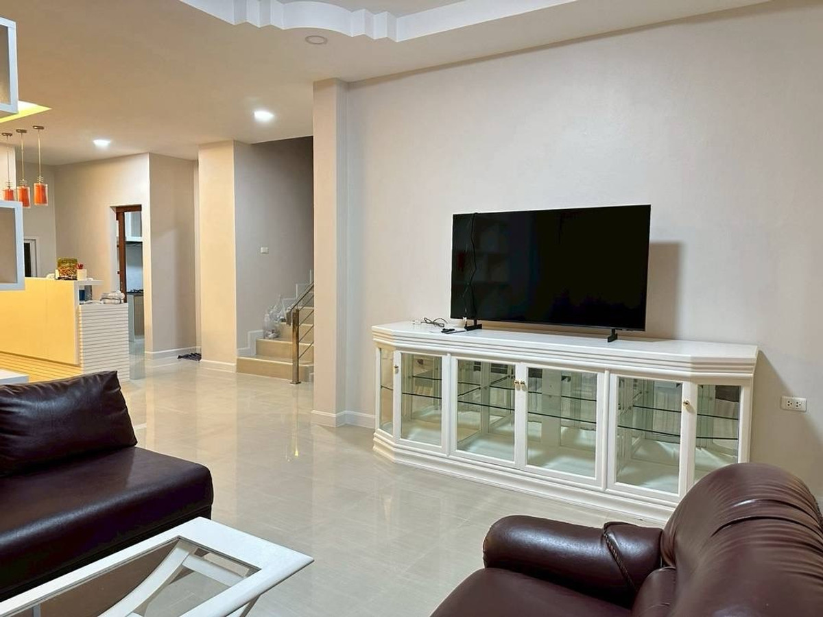 ให้เช่าบ้านพัทยา บางแสน ชลบุรี สัตหีบ : House For Rent Pattaya North Pattaya Sukhumvit Road