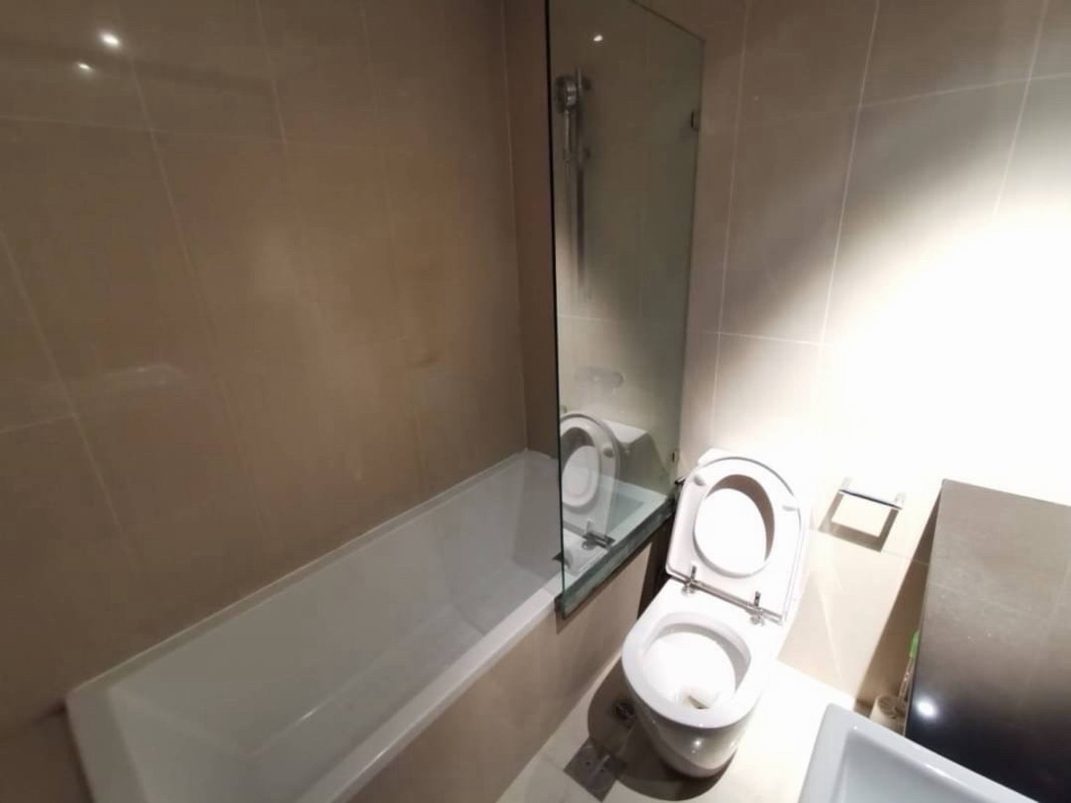 ขายคอนโดสาทร นราธิวาส : ขายคอนโดสาทร การ์เด้น พร้อมผู้เช่า ใกล้ BTS ศาลาแดง MRT สีลม ทำเล CBD ศักยภาพลงทุนสูง
