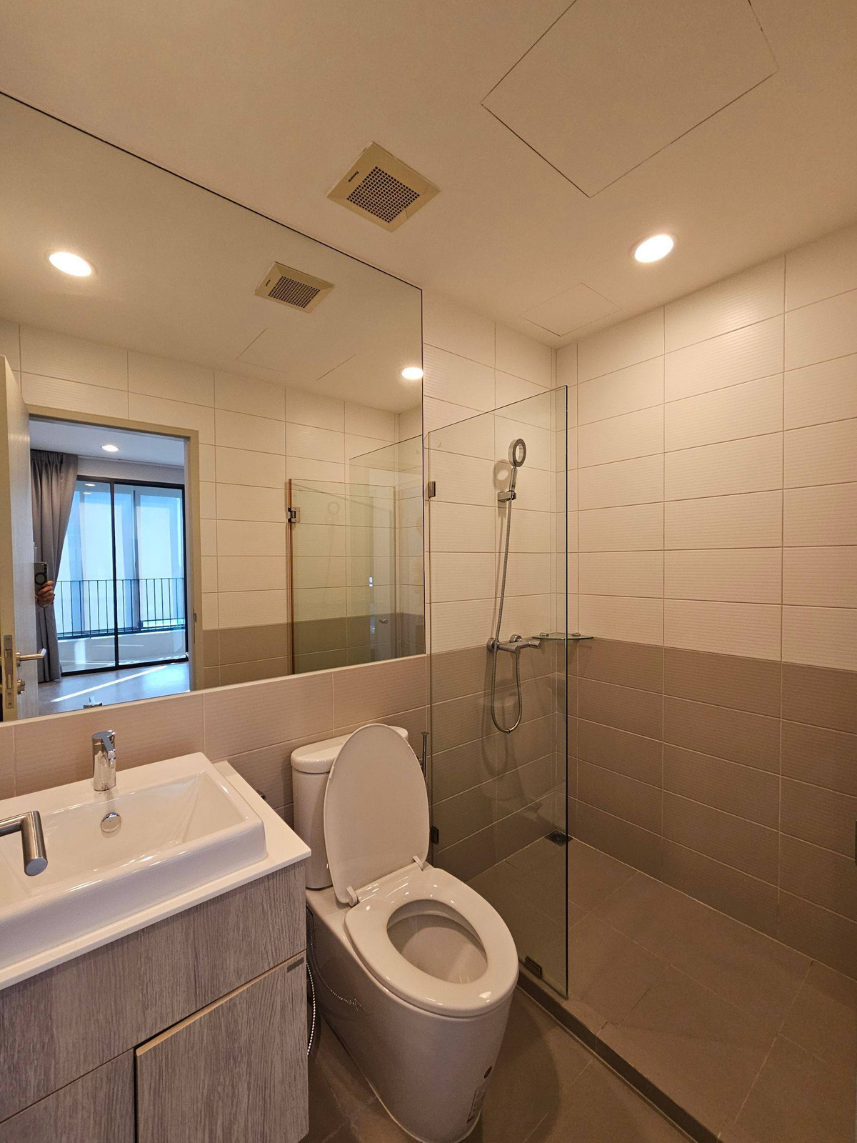 For SaleCondoRatchathewi,Phayathai : Ideo Q Ratchathewi【𝐒𝐄𝐋𝐋 & 𝐑𝐄𝐍𝐓】🔥Elegant and powerful, clearly reflecting the identity of the urban dweller.🔥 Contact Line ID: @hacondo