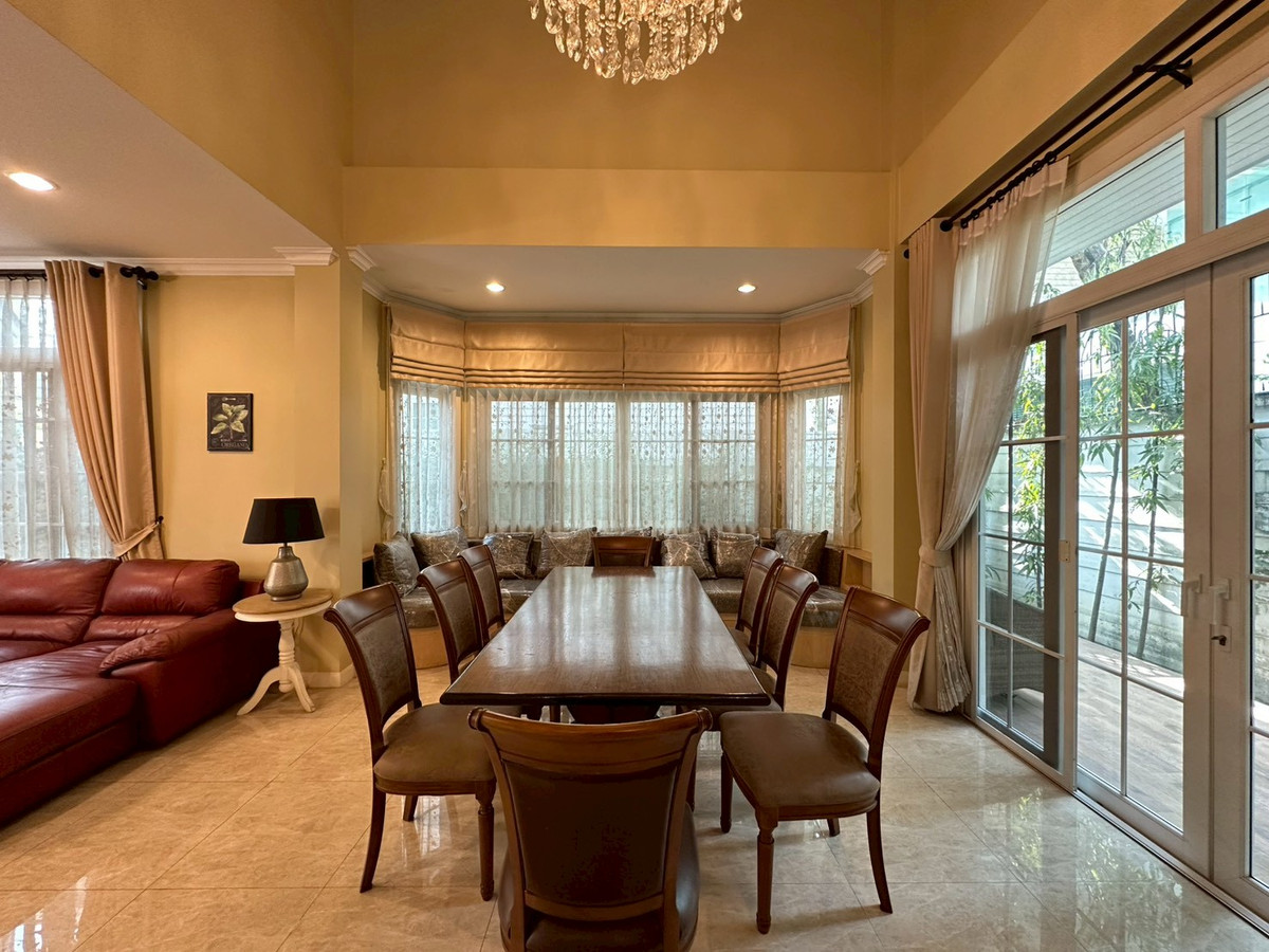 For RentHouseBangna, Bearing, Lasalle : ✨Luxury house for rent 3 floors, next to Srinakarin Road, 5 bedrooms, fully furnished, near the mall, near BTS Sri Udom, convenient travel, ready to move in.