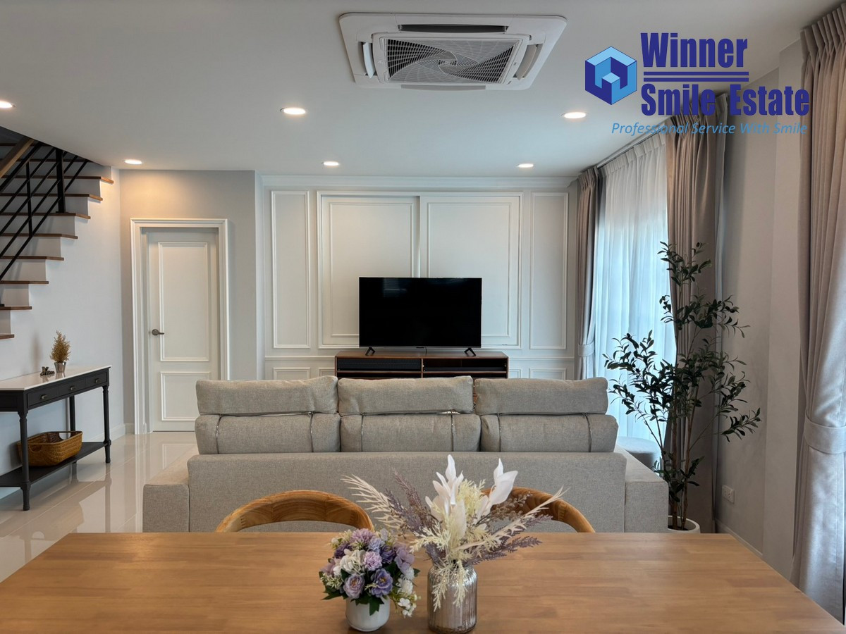 For RentHouseBangna, Bearing, Lasalle : Single house for rent at Centro Bangna Phase 2, located next to Mega Bangna. Beautifully furnished and fully equipped. Convenient transportation.