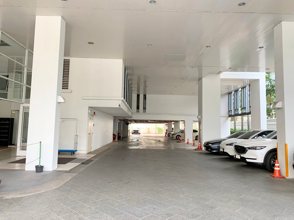 ให้เช่าคอนโดสุขุมวิท อโศก ทองหล่อ : ให้เช่า 2 ห้องนอน ชั้น 6 เดอะ แบงค็อก สุขุมวิท 61 ใกล้ BTS เอกมัย  