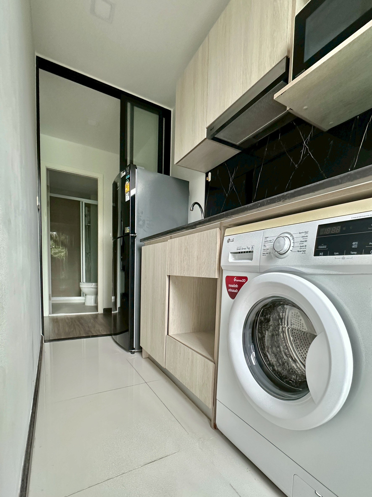 For RentCondoRatchadapisek, Huaikwang, Suttisan : Low-rise condo with a beautiful unit, comfortable to live in, and a peaceful atmosphere