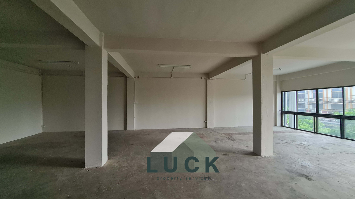 ขายอาคารพาณิชย์พัฒนาการ ศรีนครินทร์ : LUCK ขาย🏠อาคารพาณิชย์ 2 คูหา ติดถนนพัฒนาการ 