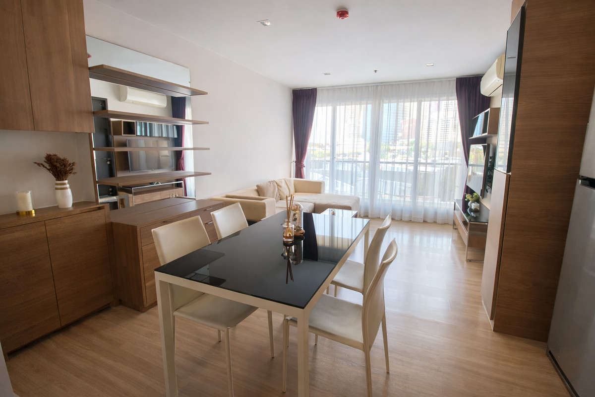 ขายคอนโดสาทร นราธิวาส : Rhythm Sathorn / 1 Bedroom (SALE WITH TENENT), ริธึ่ม สาทร / 1 ห้องนอน (ขายพร้อมผู้เช่า) PT031