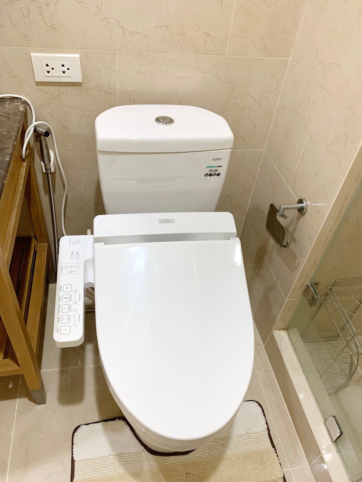 ให้เช่าคอนโดสุขุมวิท อโศก ทองหล่อ : ให้เช่า 2 ห้องนอน ชั้น 6 เดอะ แบงค็อก สุขุมวิท 61 ใกล้ BTS เอกมัย  