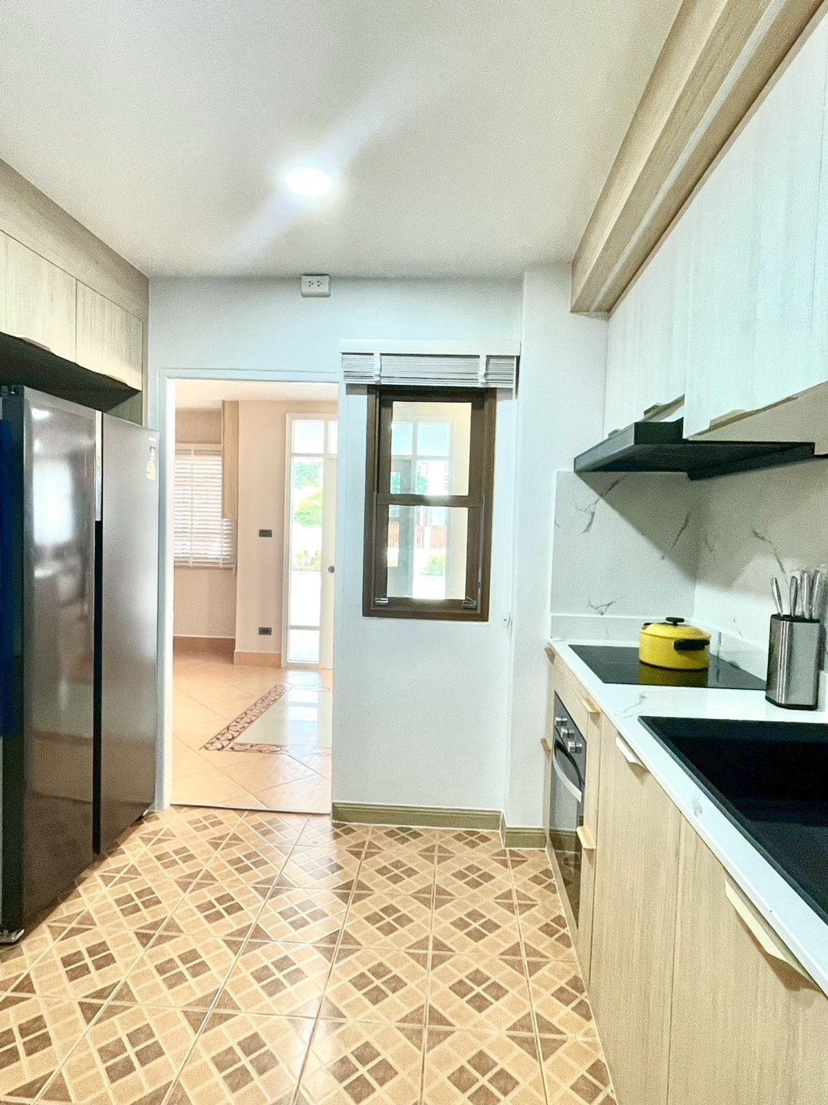 For SaleHousePattaya, Bangsaen, Chonburi : Park Avenue / 3 Bedrooms (For Sale), Park Avenue / 3 Bedrooms (FOR SALE) BEWN073