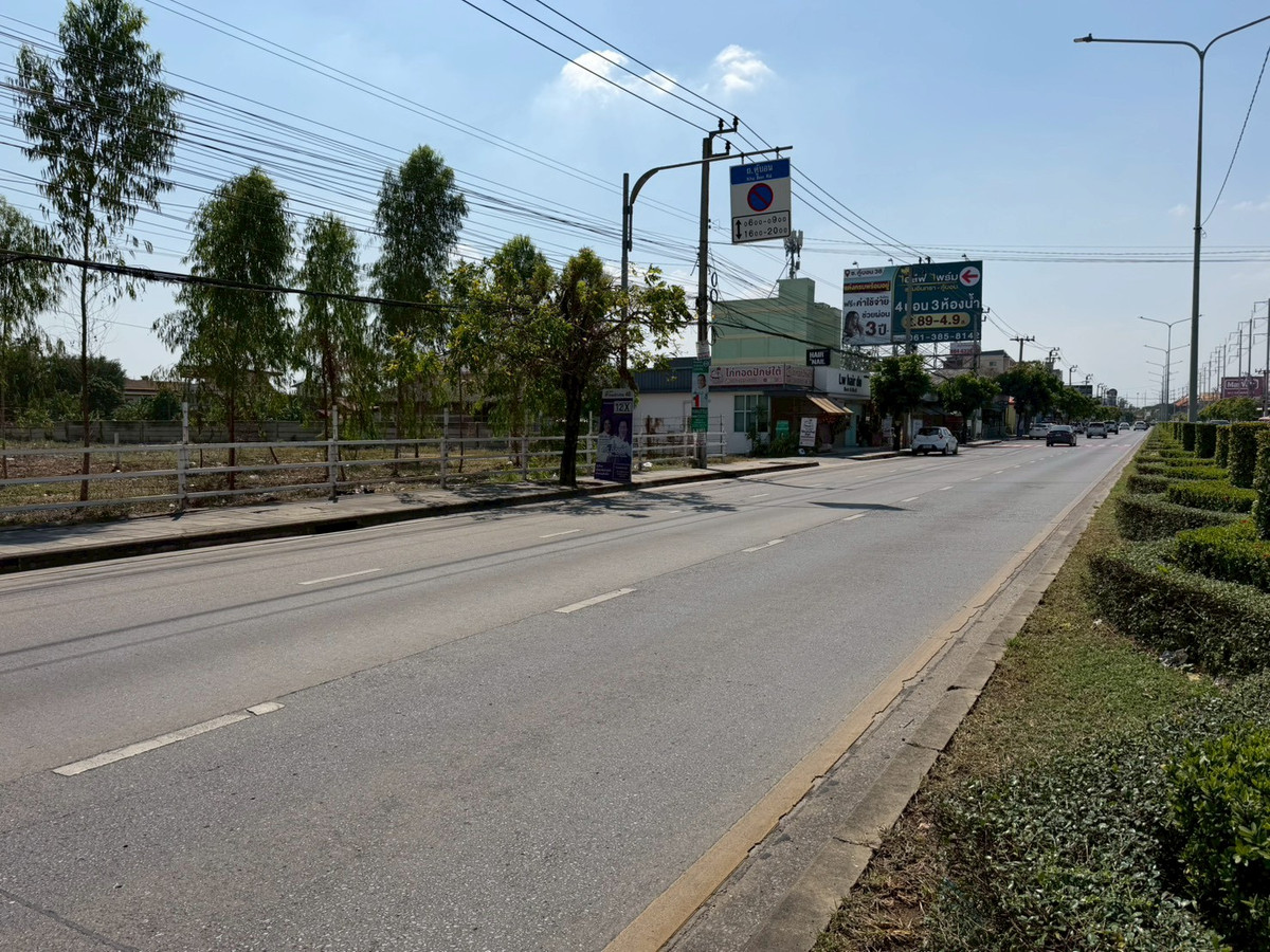 ให้เช่าที่ดินนวมินทร์ รามอินทรา : ให้เช่าที่ดินเปล่าถมแล้ว แบ่งเช่าได้ ติดถนนคู้บอน ย่านหมู่บ้านและห้างสรรพสินค้า